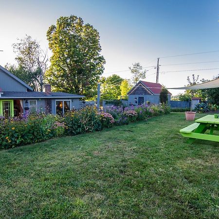 برلينغتون Inn At Charlotte B&B المظهر الخارجي الصورة