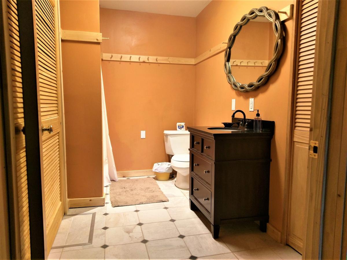 برلينغتون Inn At Charlotte B&B المظهر الخارجي الصورة