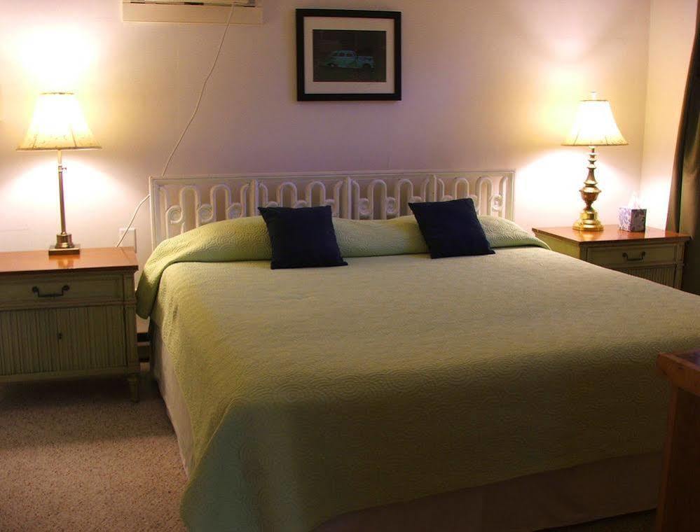 برلينغتون Inn At Charlotte B&B المظهر الخارجي الصورة