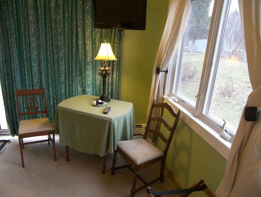 برلينغتون Inn At Charlotte B&B المظهر الخارجي الصورة