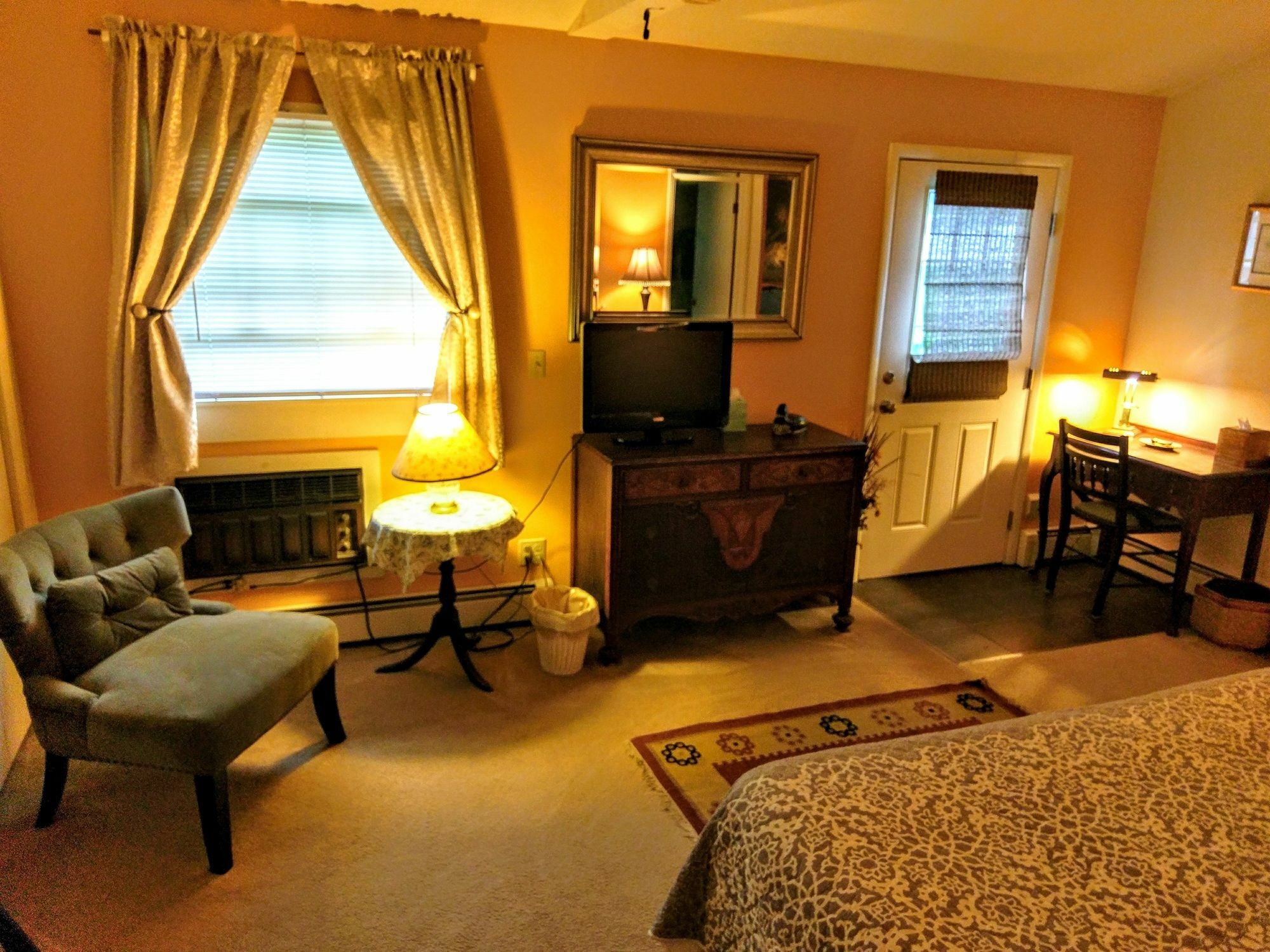 برلينغتون Inn At Charlotte B&B المظهر الخارجي الصورة
