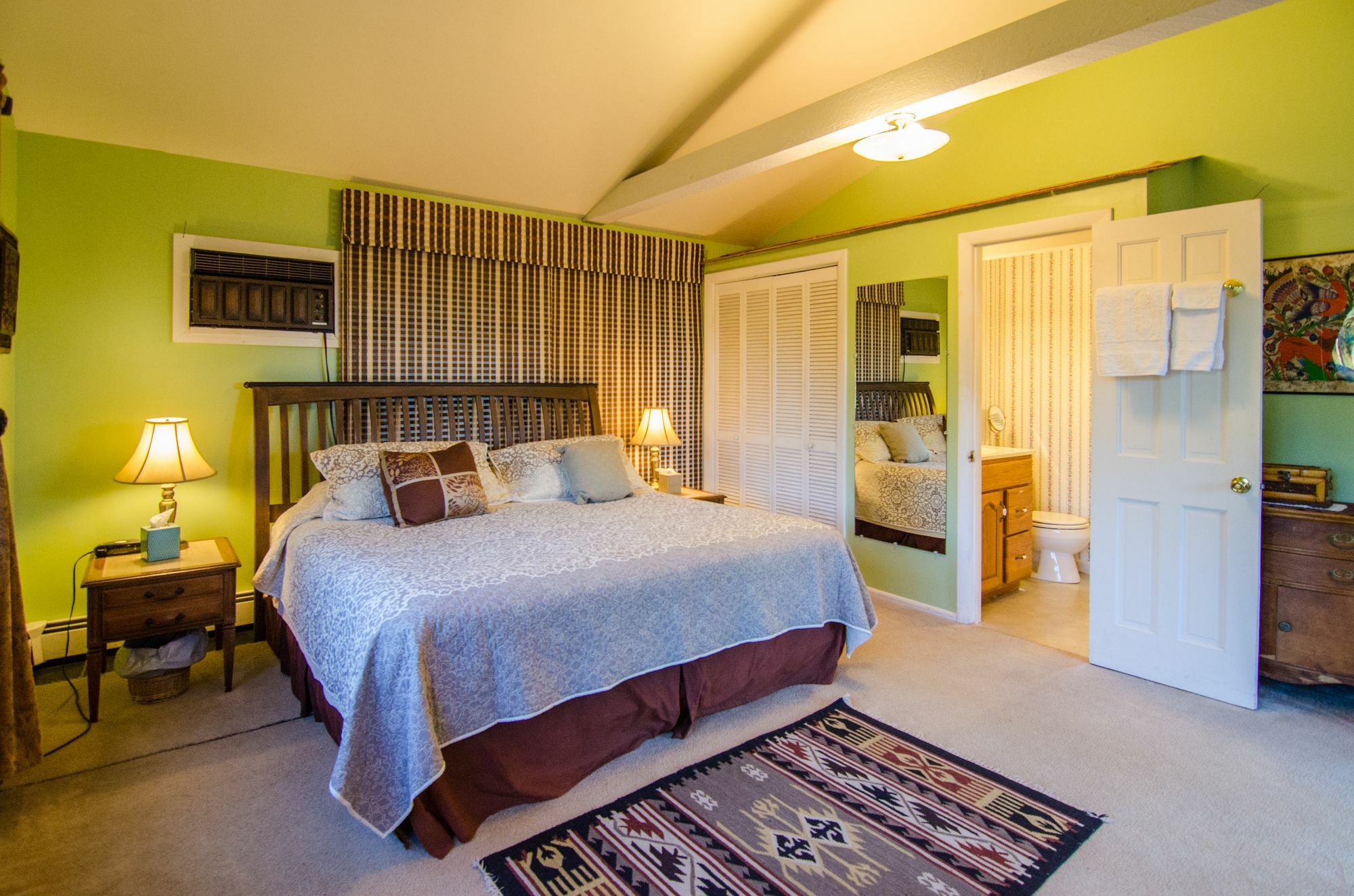 برلينغتون Inn At Charlotte B&B المظهر الخارجي الصورة